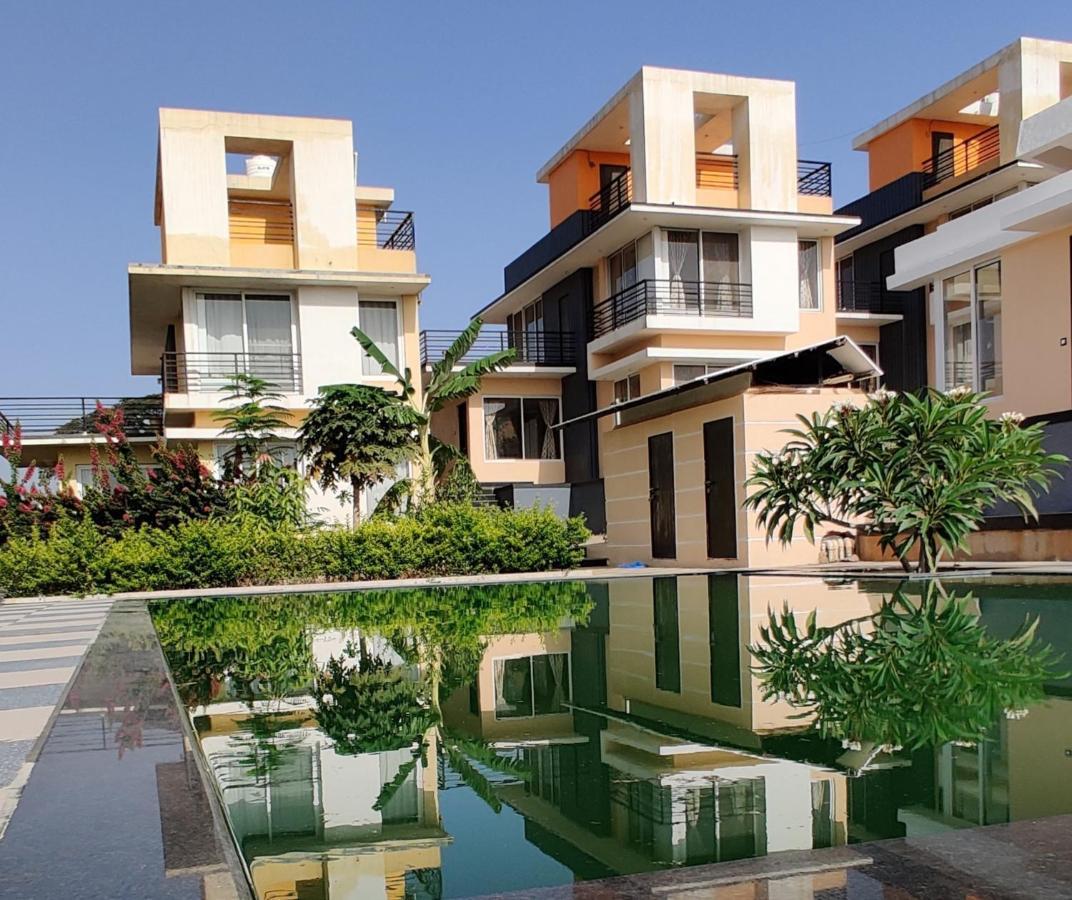 Royal Meadows - Igatpuri Bungalow C エクステリア 写真