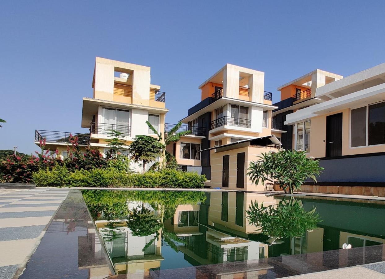 Royal Meadows - Igatpuri Bungalow C エクステリア 写真